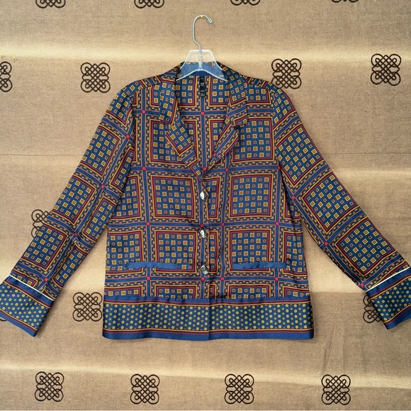 Zara Scarf Print Button Down Shirt Size M
Excellent Condition - Picture 3 of 16